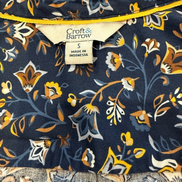 Croft & Barrow Navy Mustard Floral Button Down Shirt Cotton Stretch Size S - Picture 3 of 7